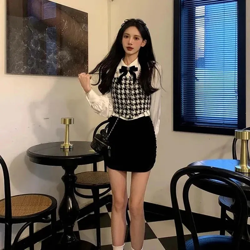 Aiertu White Bow Shirts Women Sweet Preppy Kawaii Lace Patchwork Blouses Lolita Korean Elegant Peter Pan Collar Long Sleeve Crop Tops