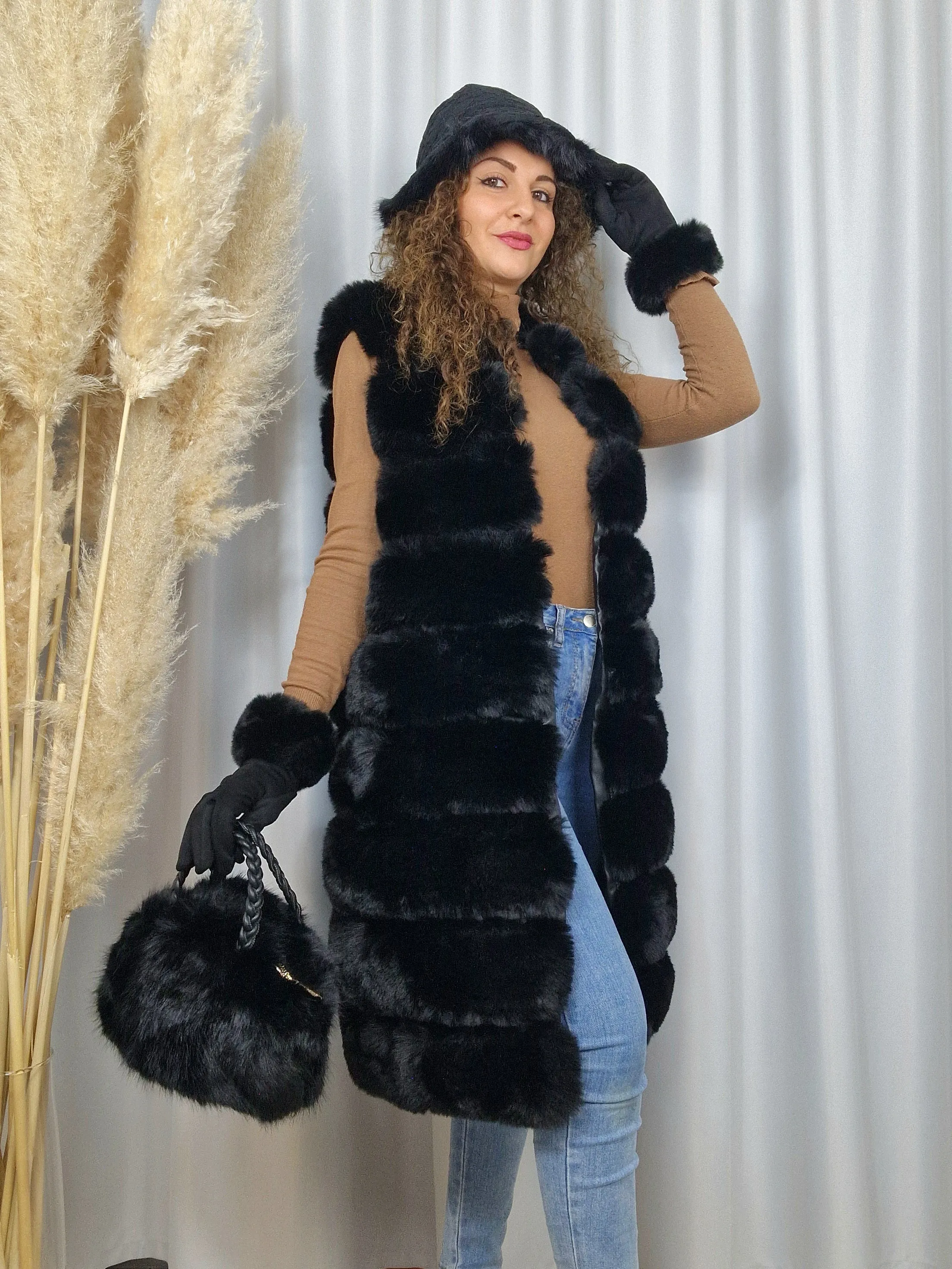 Gilet lungo in eco pelliccia nero