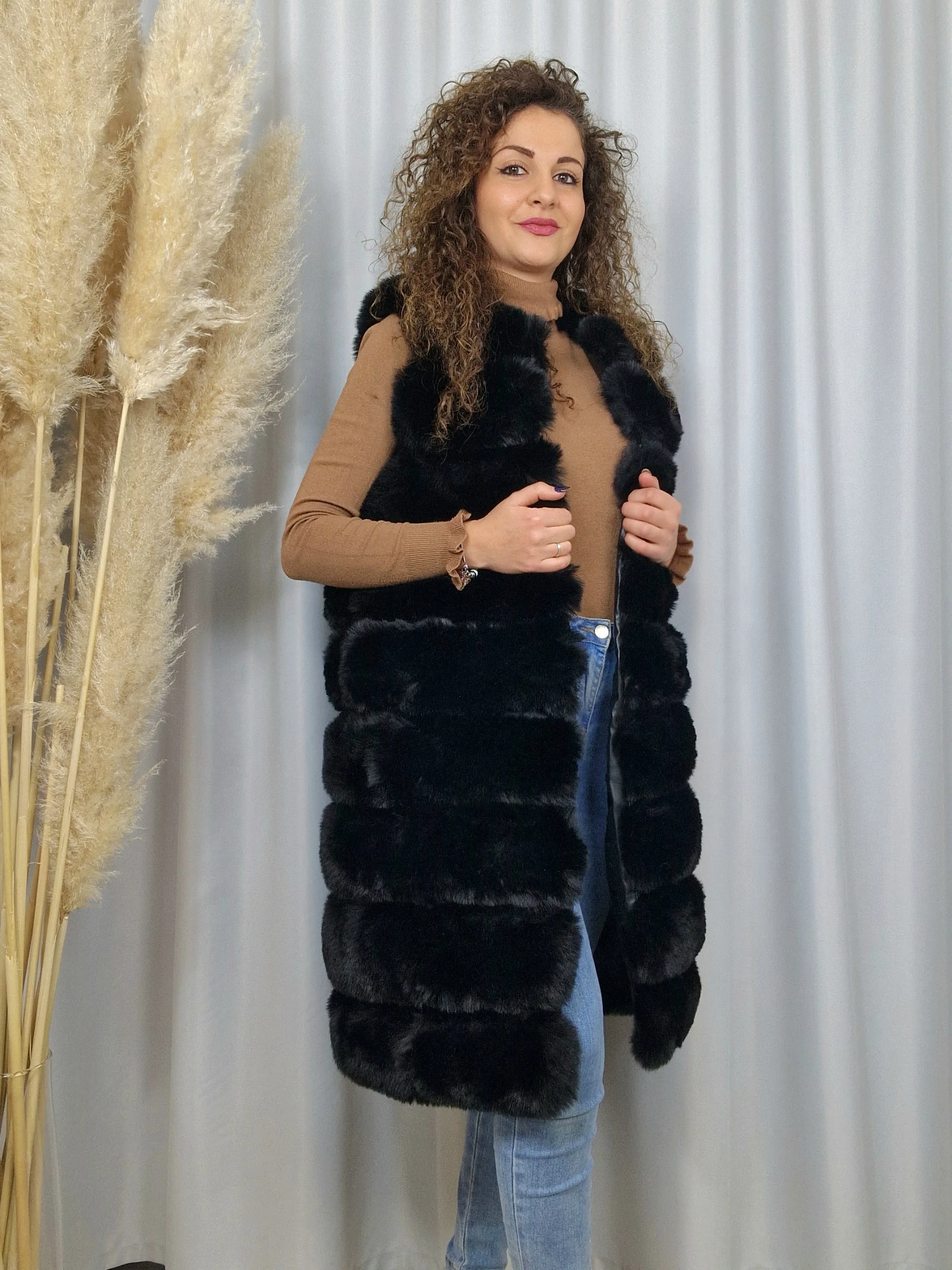 Gilet lungo in eco pelliccia nero