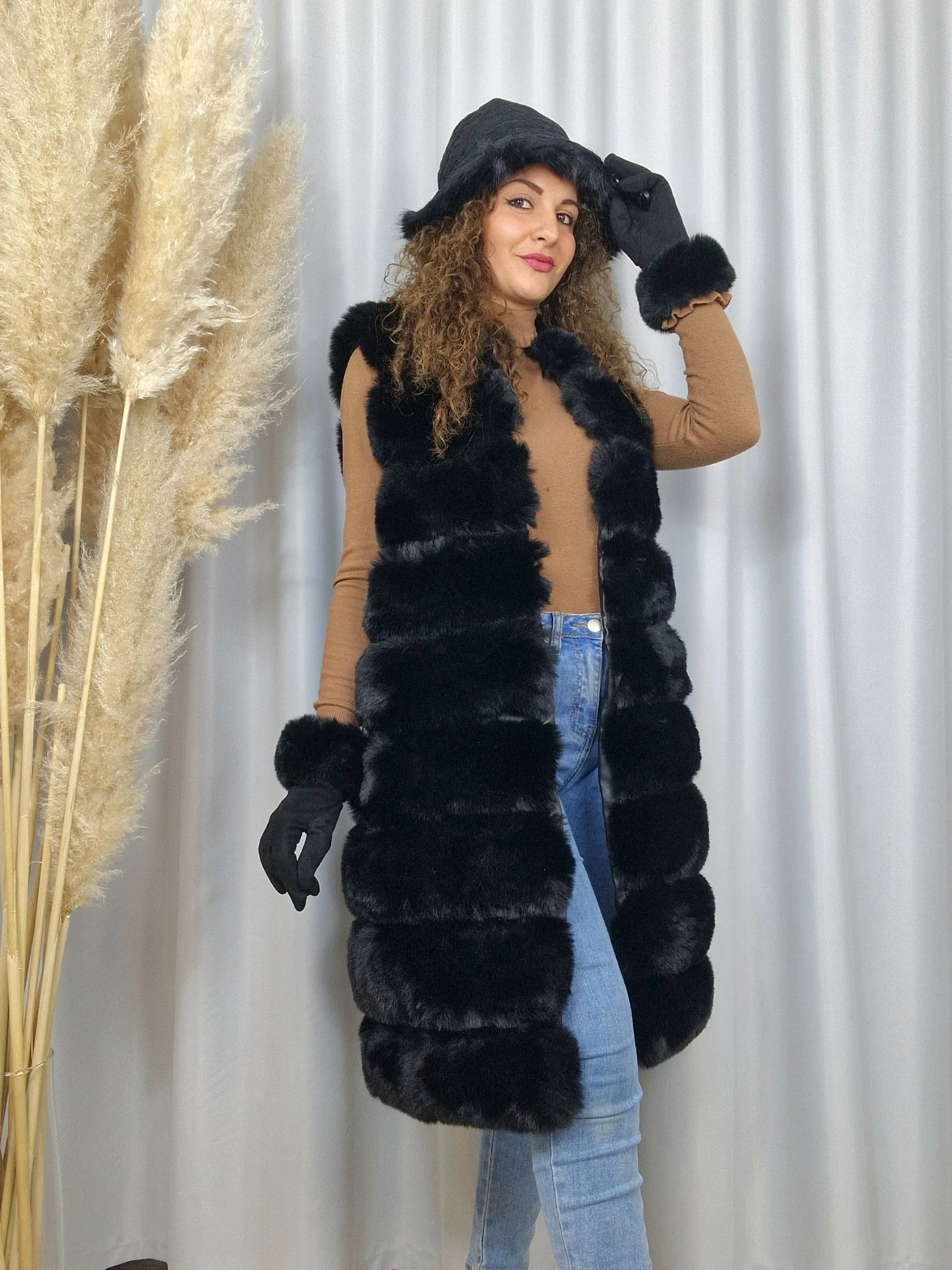 Gilet lungo in eco pelliccia nero