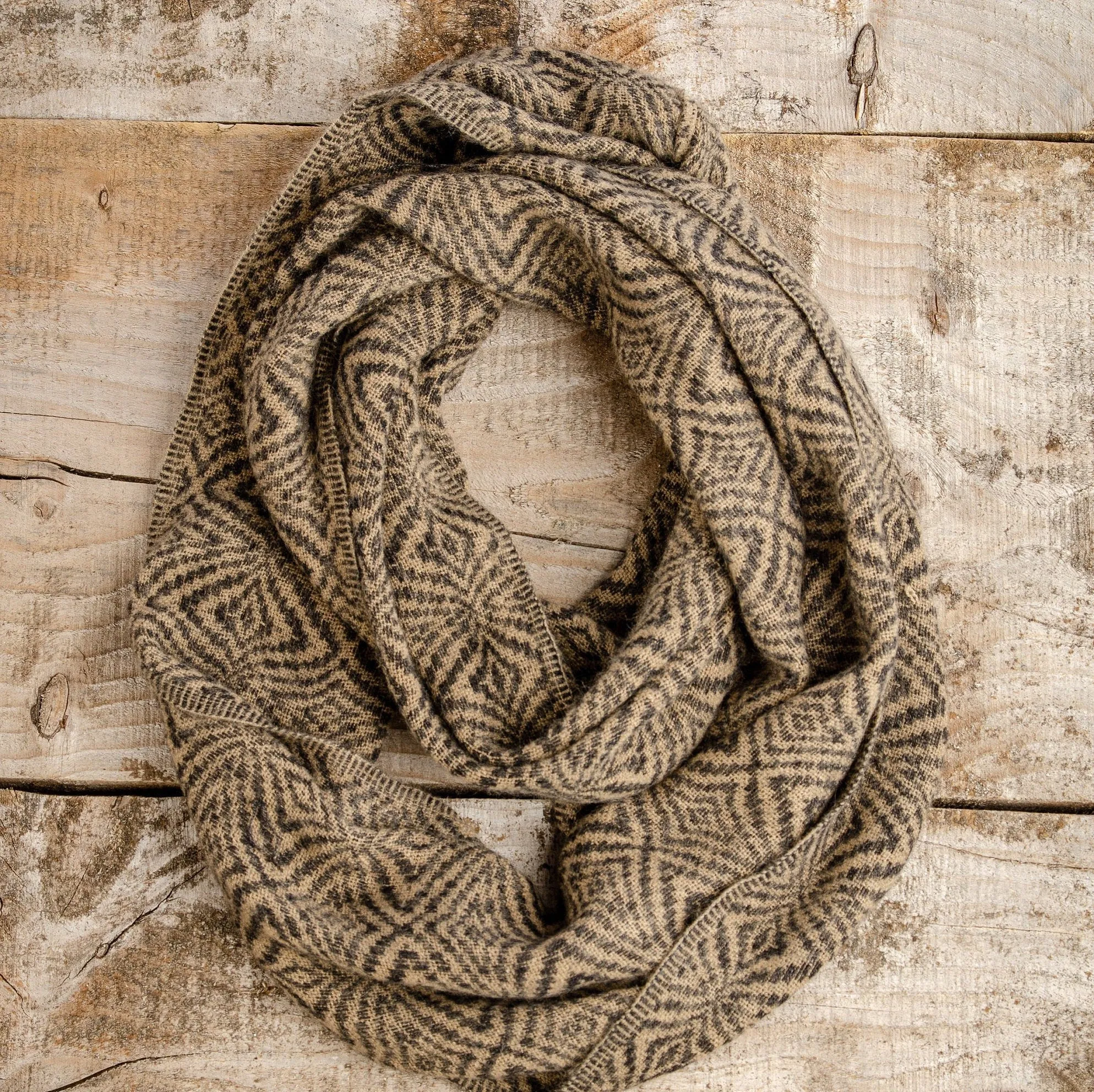 Infinity Loop Wool Knit Boho Scarf (White & Grey)