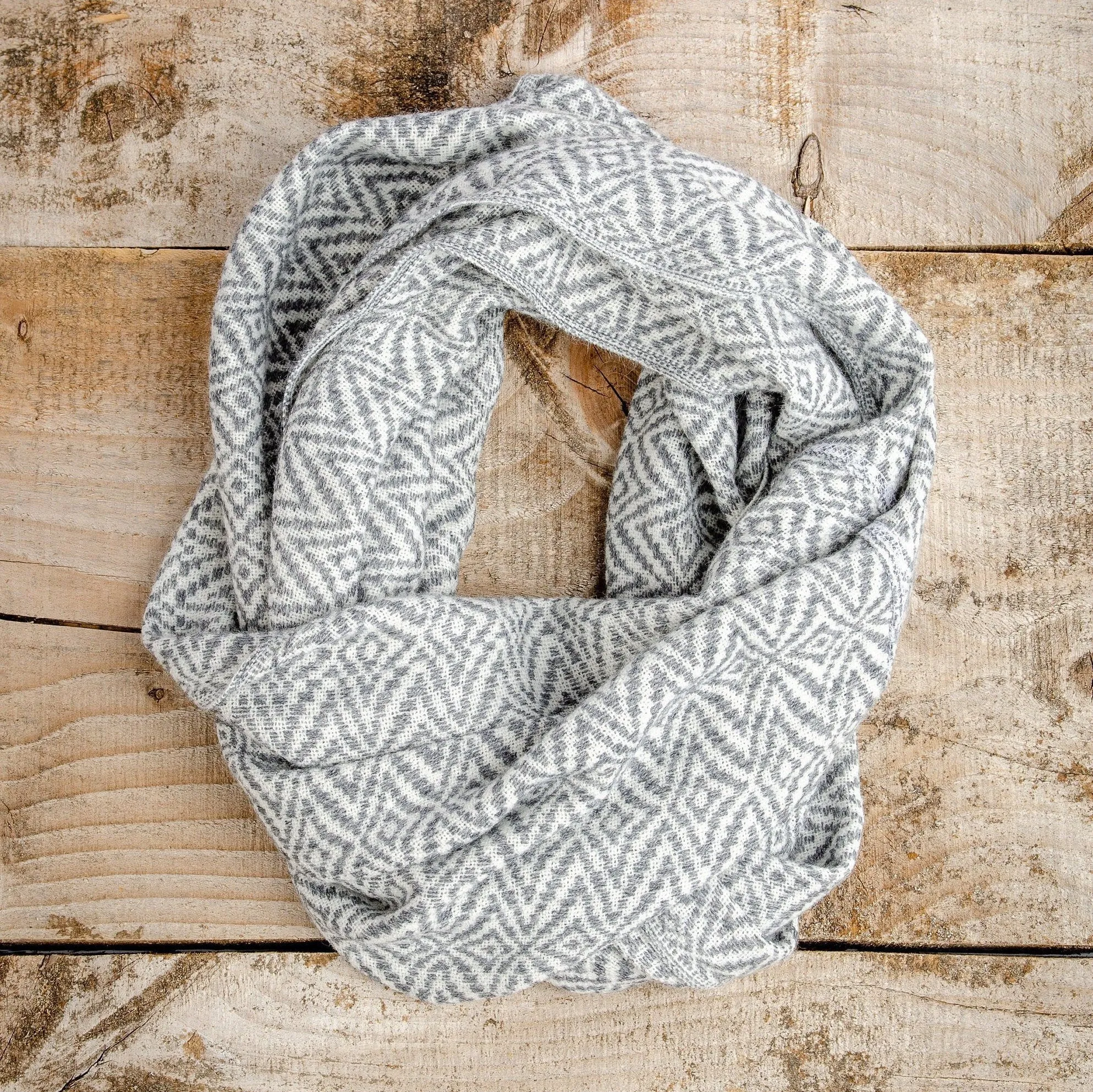 Infinity Loop Wool Knit Boho Scarf (White & Grey)
