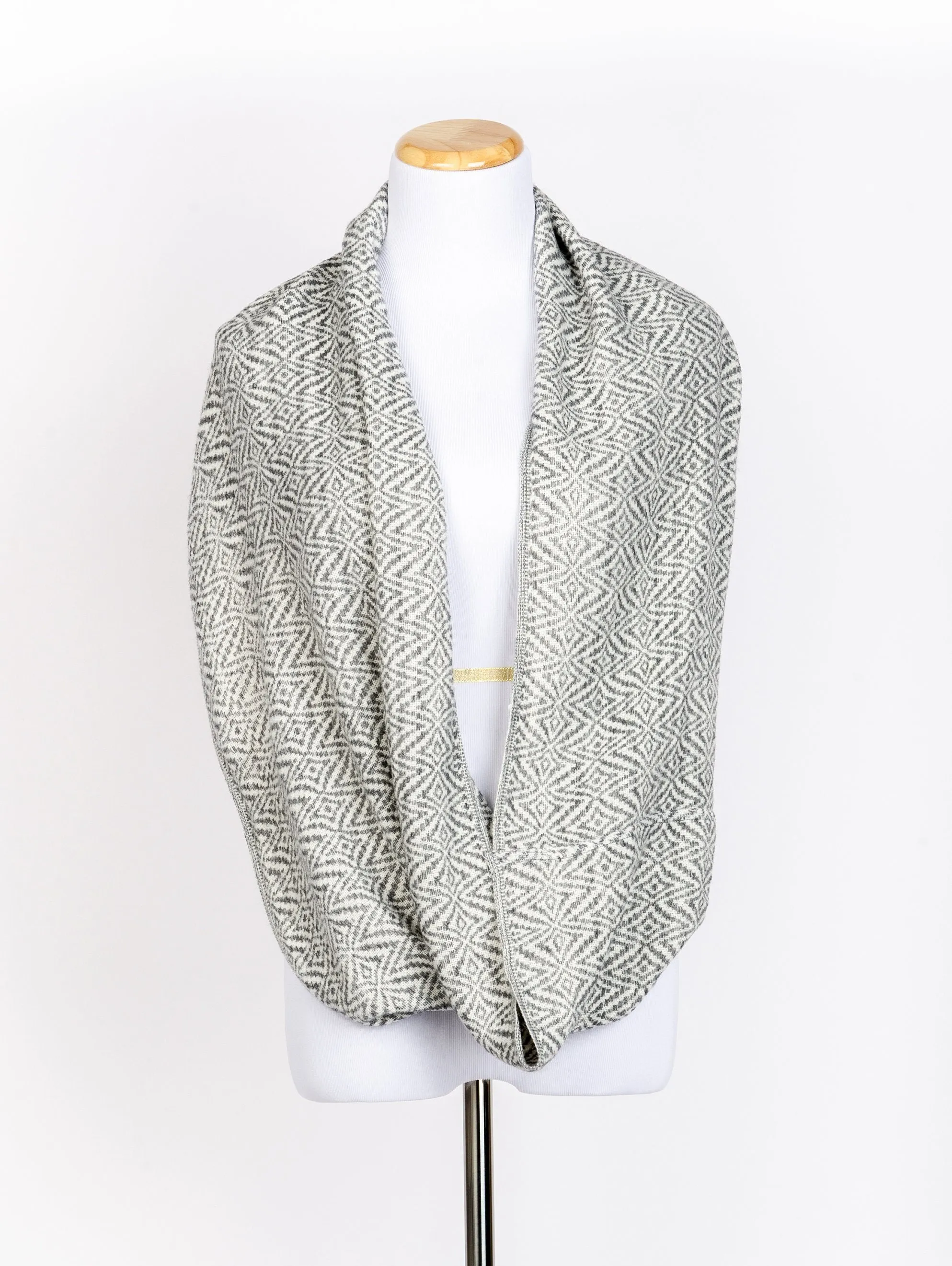 Infinity Loop Wool Knit Boho Scarf (White & Grey)