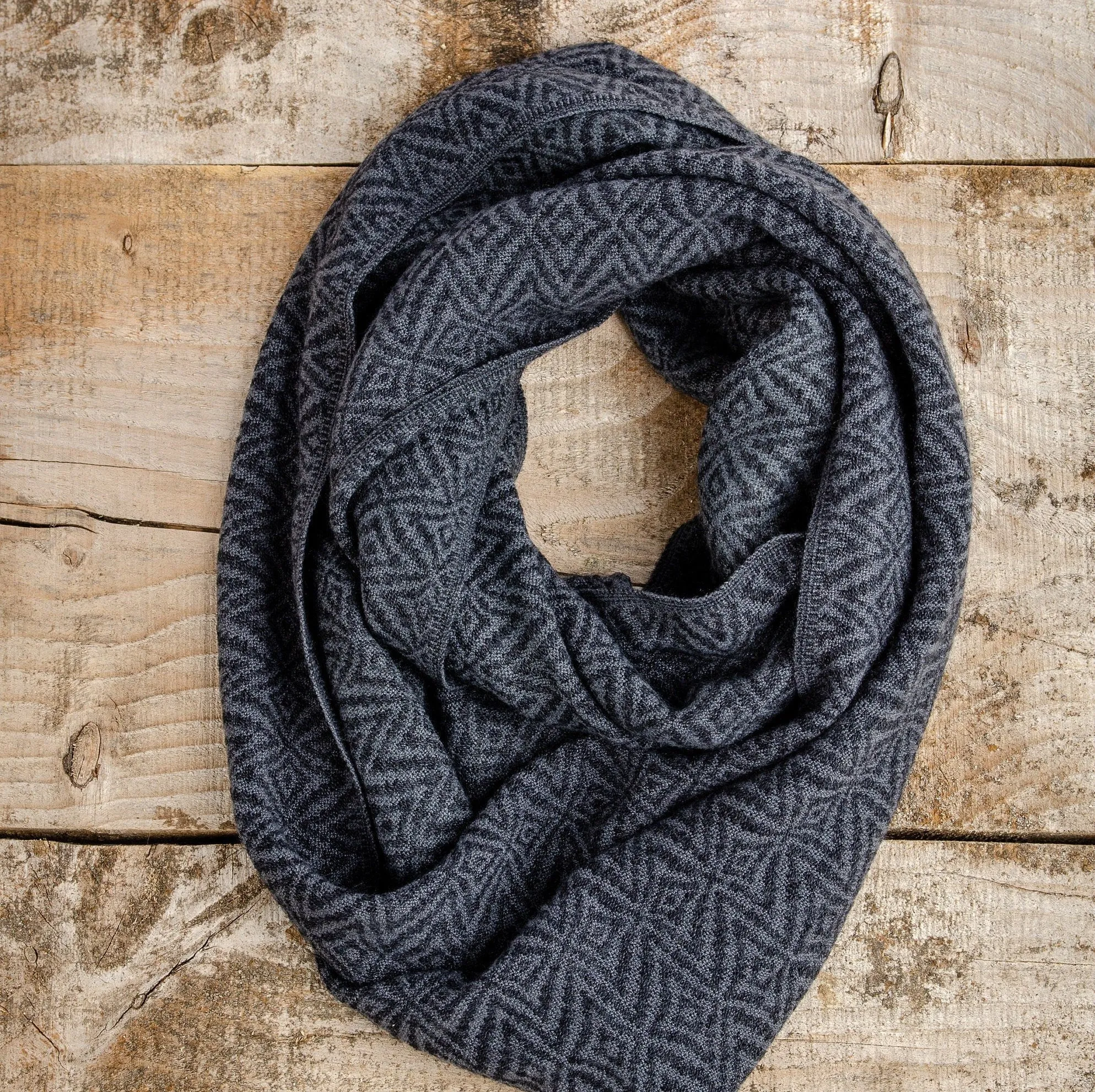 Infinity Loop Wool Knit Boho Scarf (White & Grey)