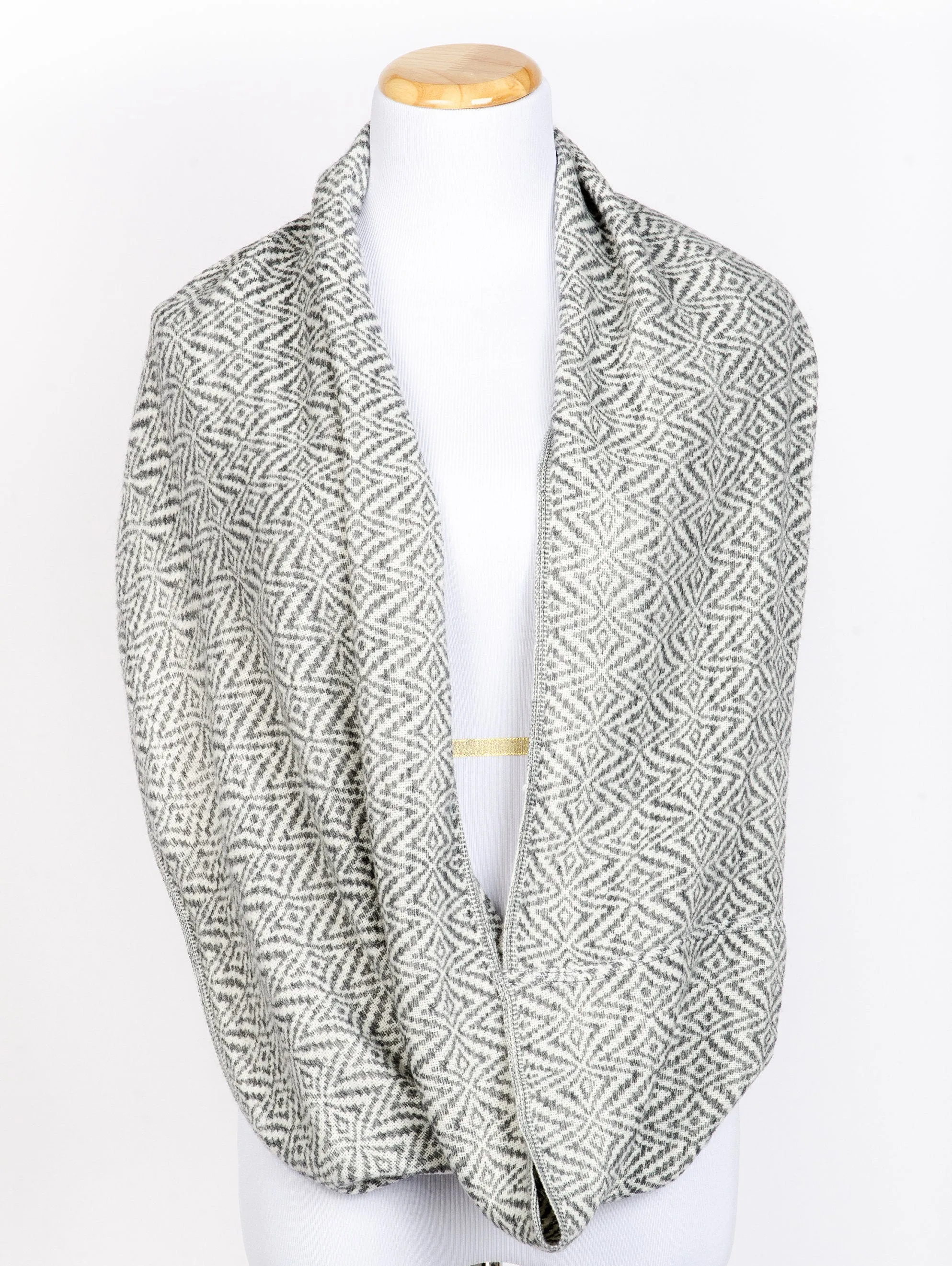 Infinity Loop Wool Knit Boho Scarf (White & Grey)