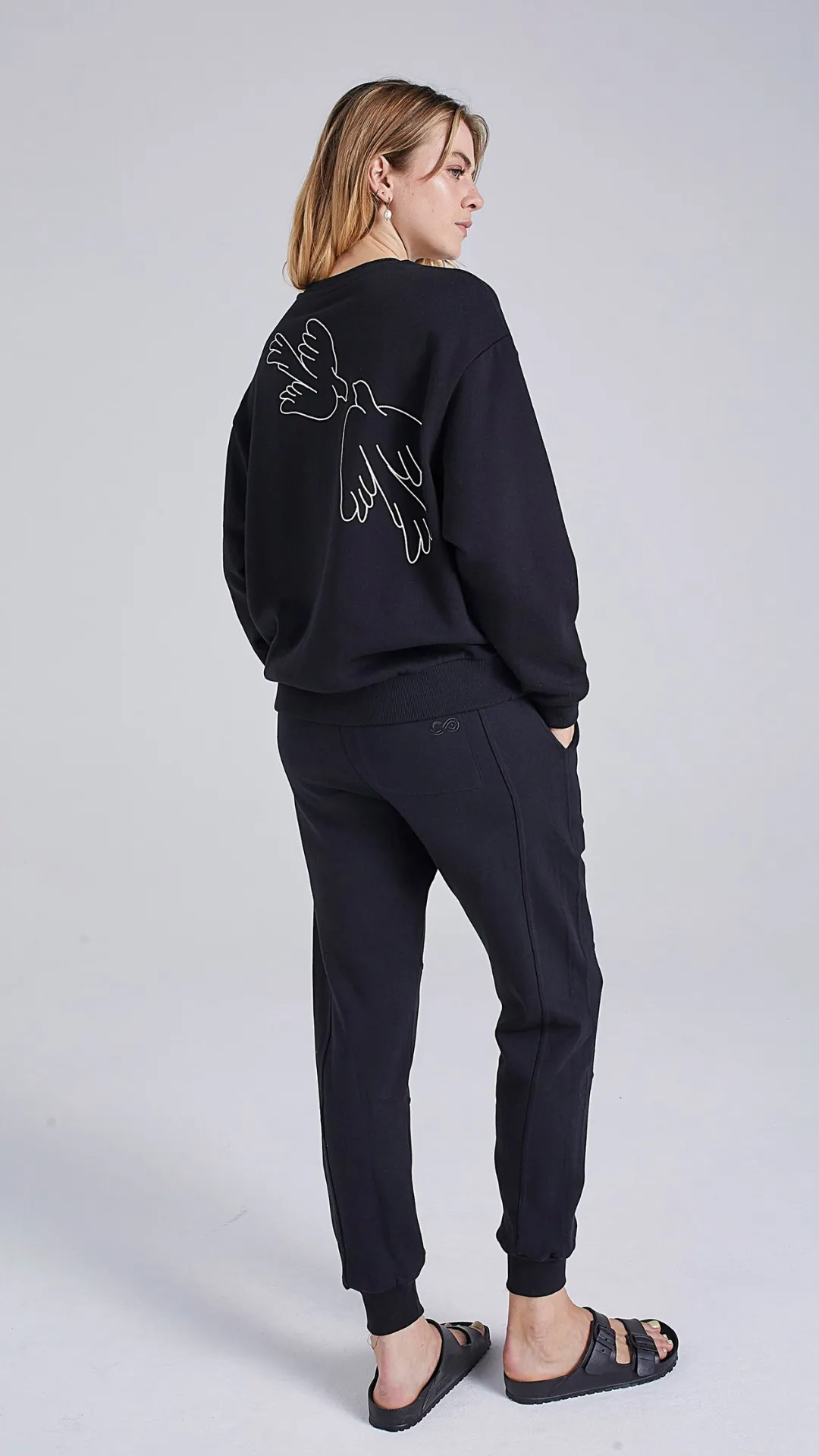 Love Doves Embroidered Sweatshirt