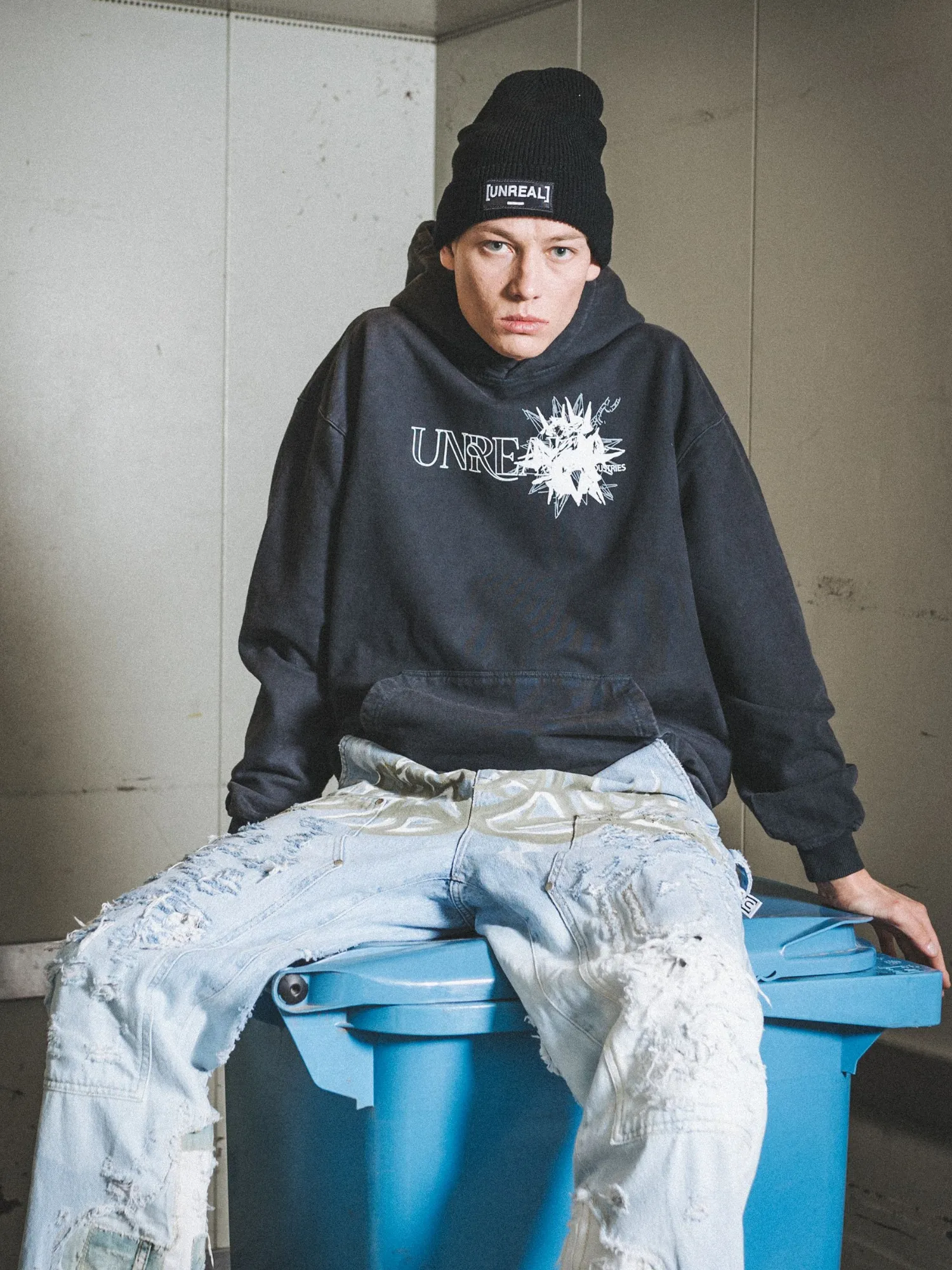 UNREAL Shadow Hoodie Washed black