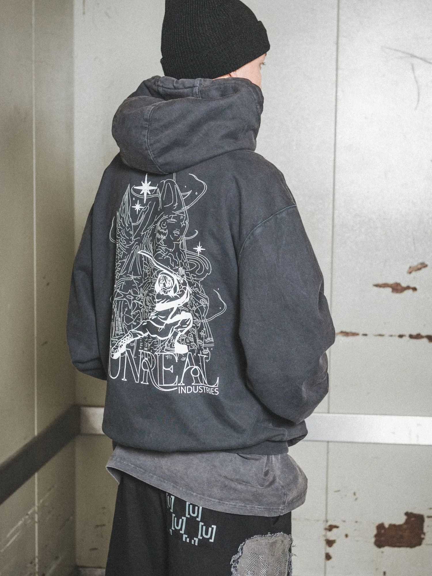 UNREAL Shadow Hoodie Washed black