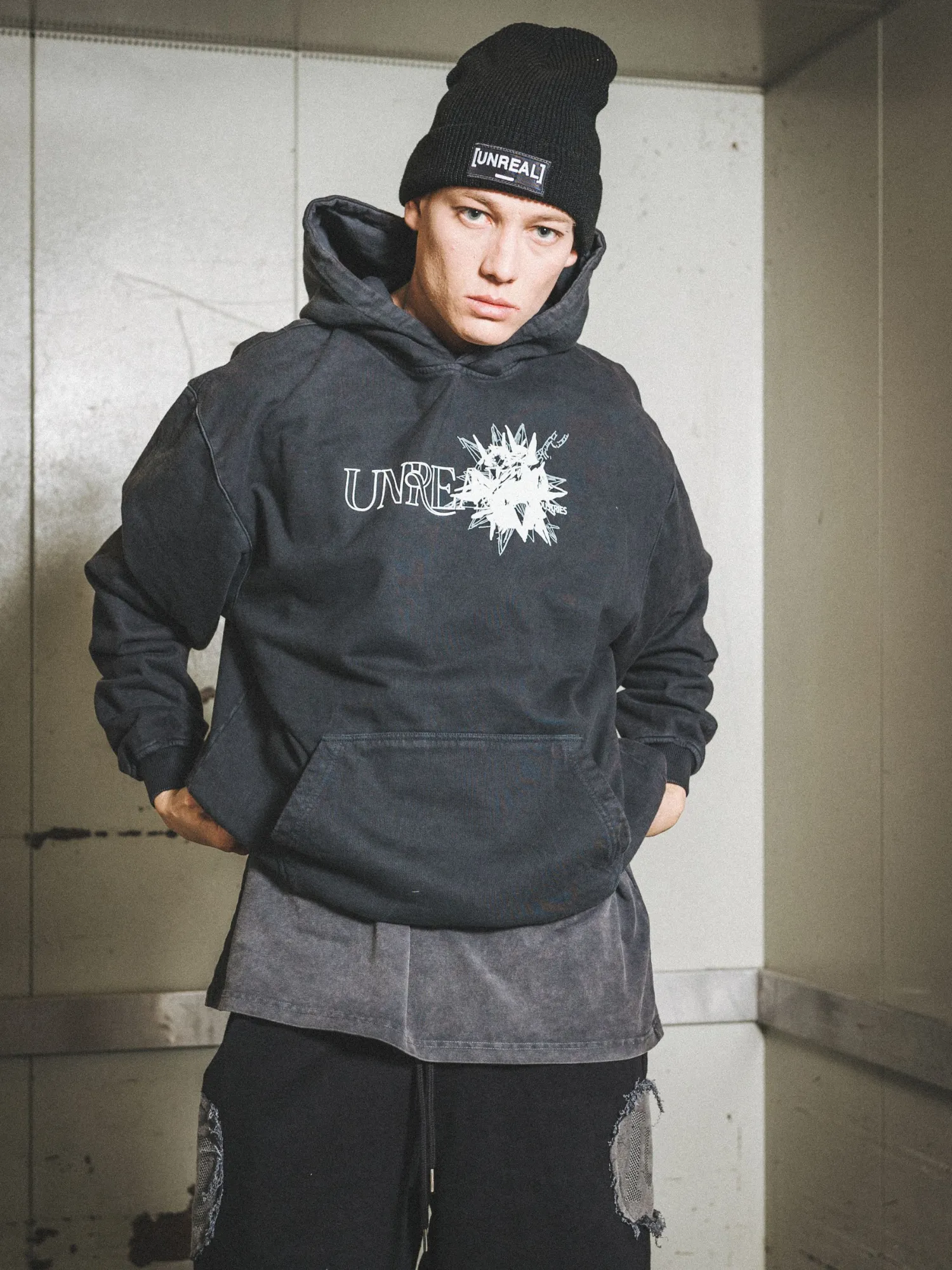 UNREAL Shadow Hoodie Washed black